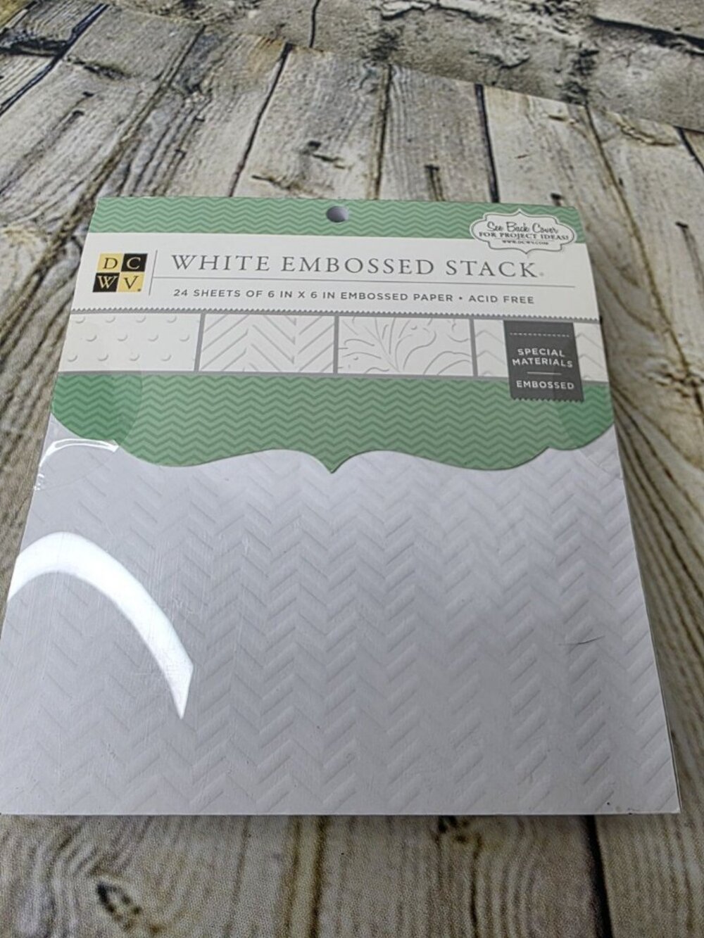 DCWV SCRAPBOOK 6x6 White Embossed Stack 24 Sheets